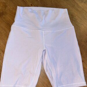 Lululemon Wunder Train High Rise 8" shorts, Size 4, Lilac